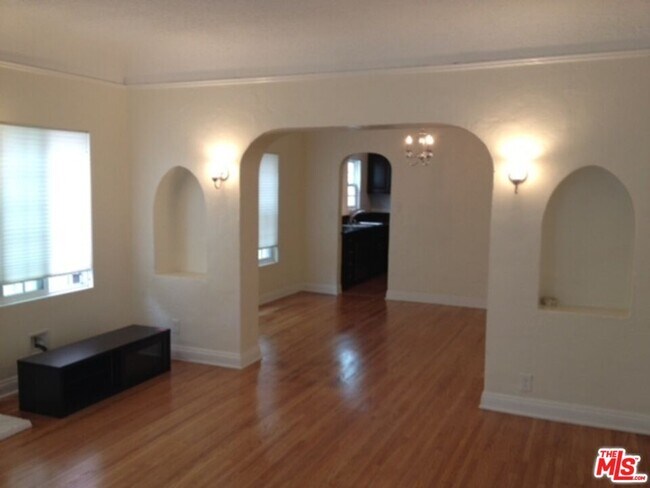 Foto del edificio - 440 N Orange Grove Ave