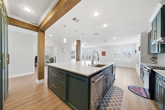 Building Photo - 1413 Whispering Pines Dr