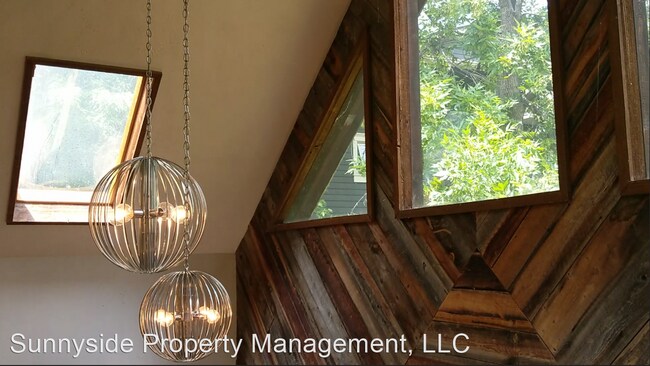 Foto del edificio - 4 br, 2 bath House - 740 University