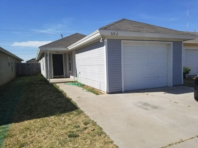 Building Photo - Available Now!  Convenience and Comfort: 3...