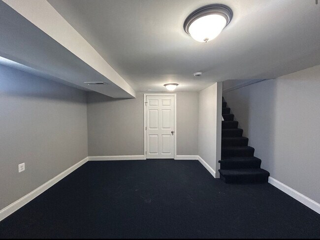 Building Photo - Semidetached 3 bedroom