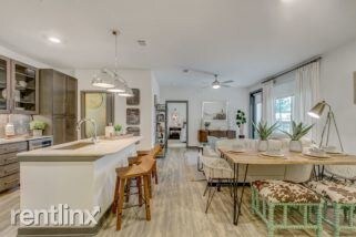 Foto del edificio - 1 br, 1 bath Flat - 3200 Darnell St