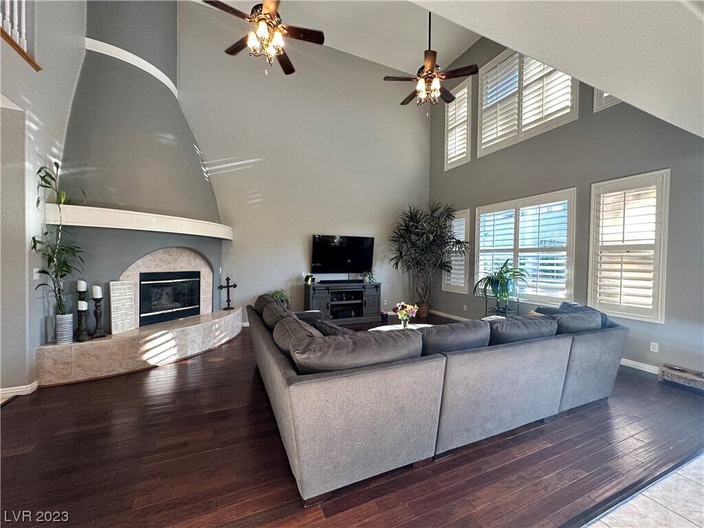 Primary Photo - 1211 Martini Dr