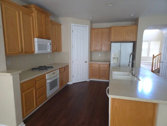 Building Photo - 5614 Newsome Ct