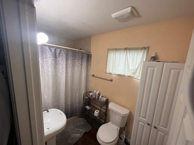 Bathroom - 910 Sutton Dr