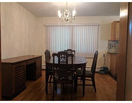 Building Photo - 548 Chapin St