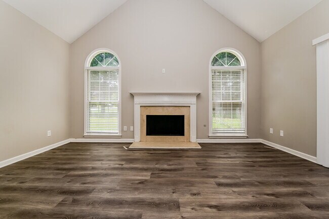 Building Photo - 1101 E Shoreview Rd