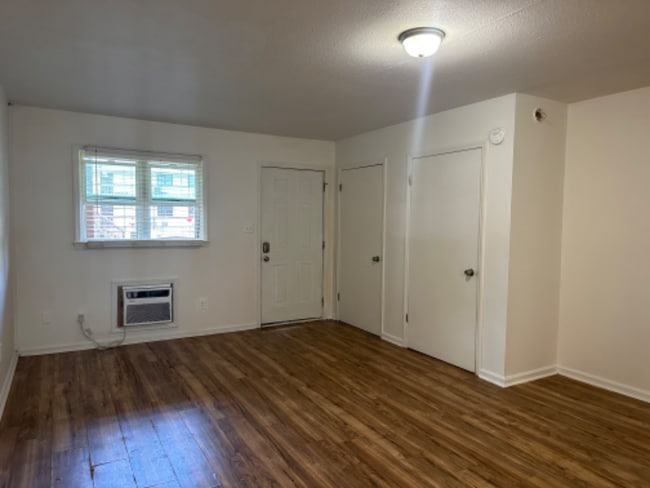 Building Photo - 1923 Norwood St SW