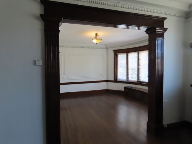 Building Photo - 8000 S Sangamon St