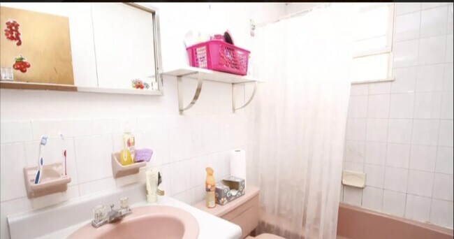 Foto del edificio - 2587 41st St