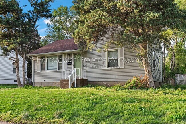 Foto del edificio - 8253 Frost Ave