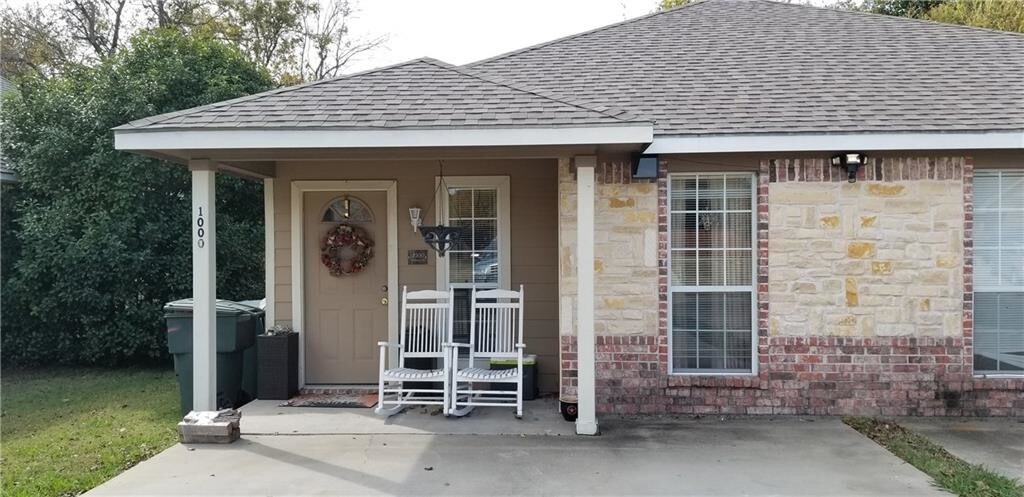 Primary Photo - 1000 N Brents Ave