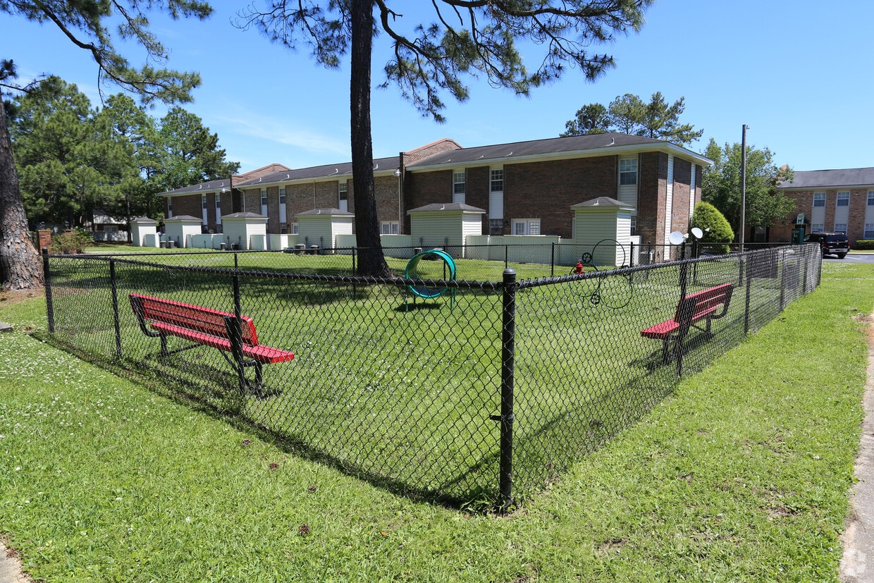 Yester Oaks Apartments in Mobile, AL