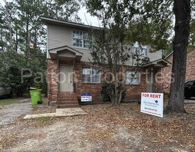 Building Photo - 13-14 Ashley's Pl