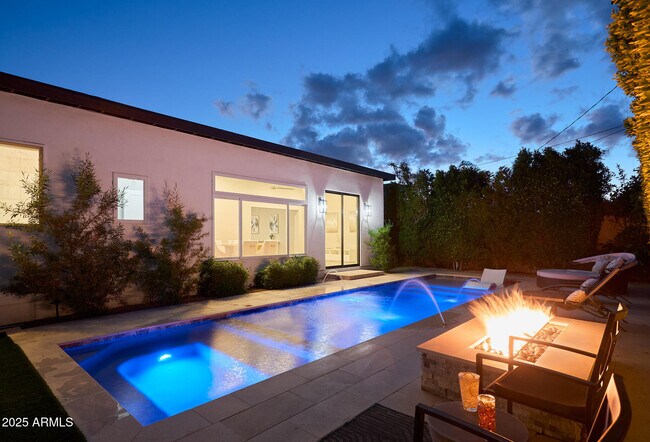 Foto del edificio - 8620 E Plaza Ave