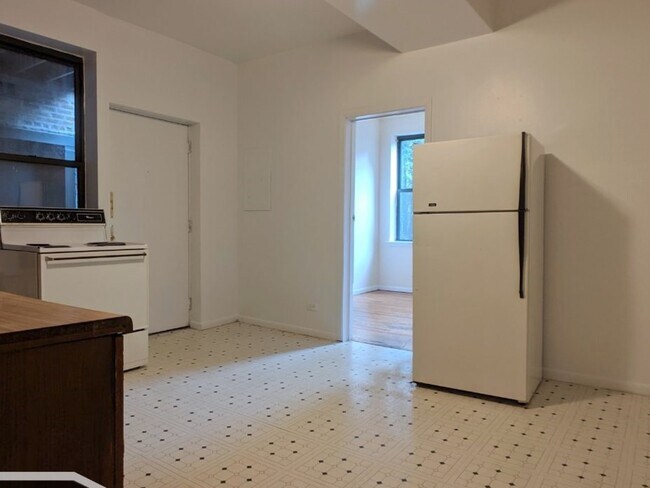 Foto del edificio - 3147 W Medill Ave