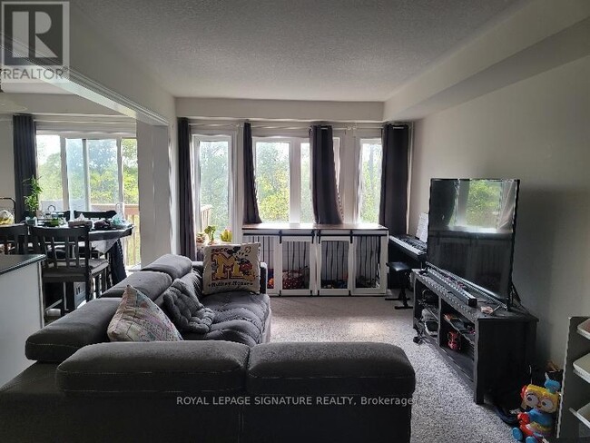 Photo du bâtiment - 755 Linden Dr