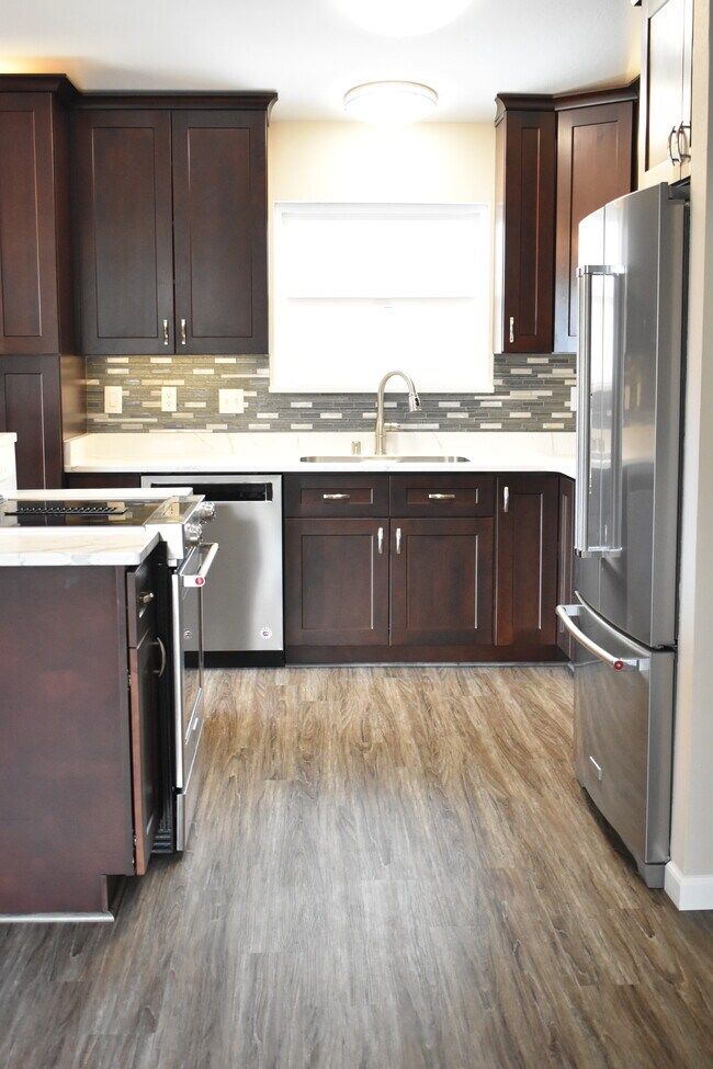 Kitchen2 - 211 High View Dr