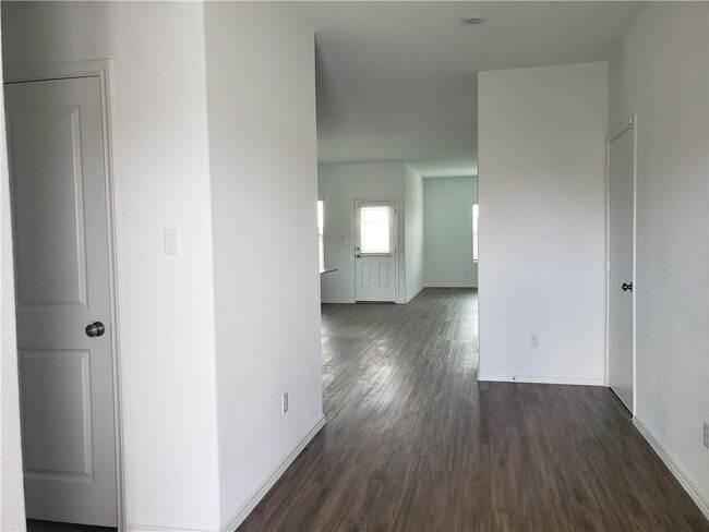 Building Photo - 125 Wolseley Dr