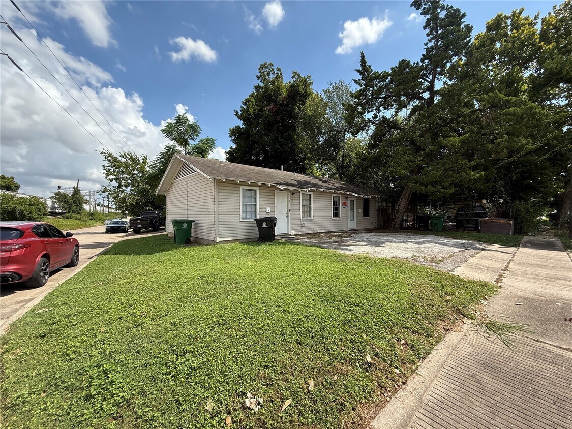 Foto principal - 6603 Avenue T