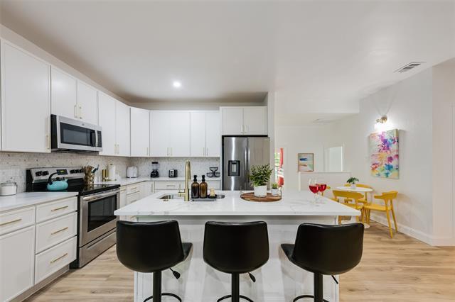 Building Photo - 5624 Side