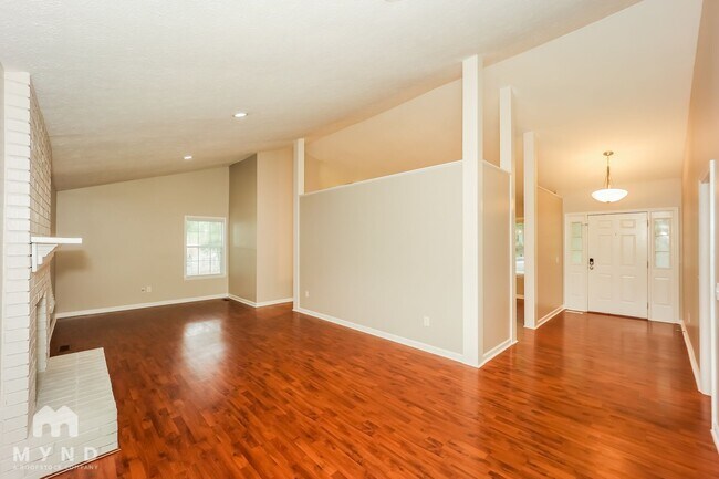 Foto del edificio - 70 Briarwood Ct