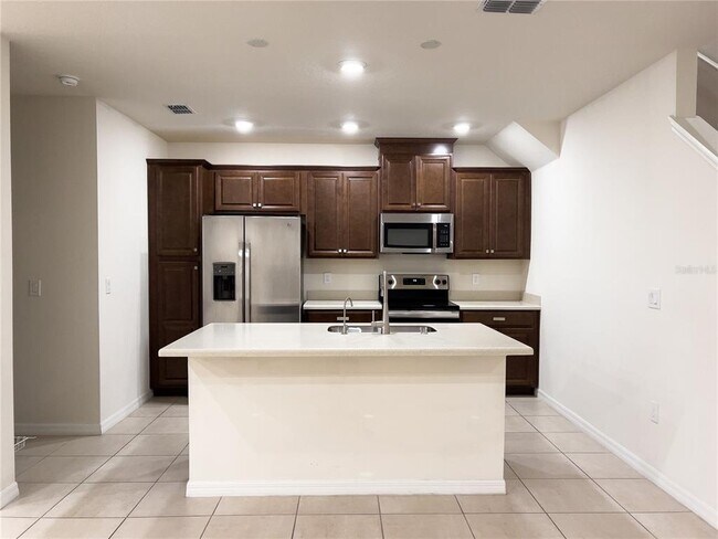 Building Photo - 3324 Bellissimo Ave