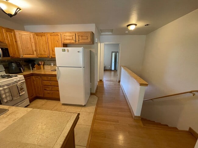 Building Photo - Convenient Location!  1 Bedroom Townhome w...