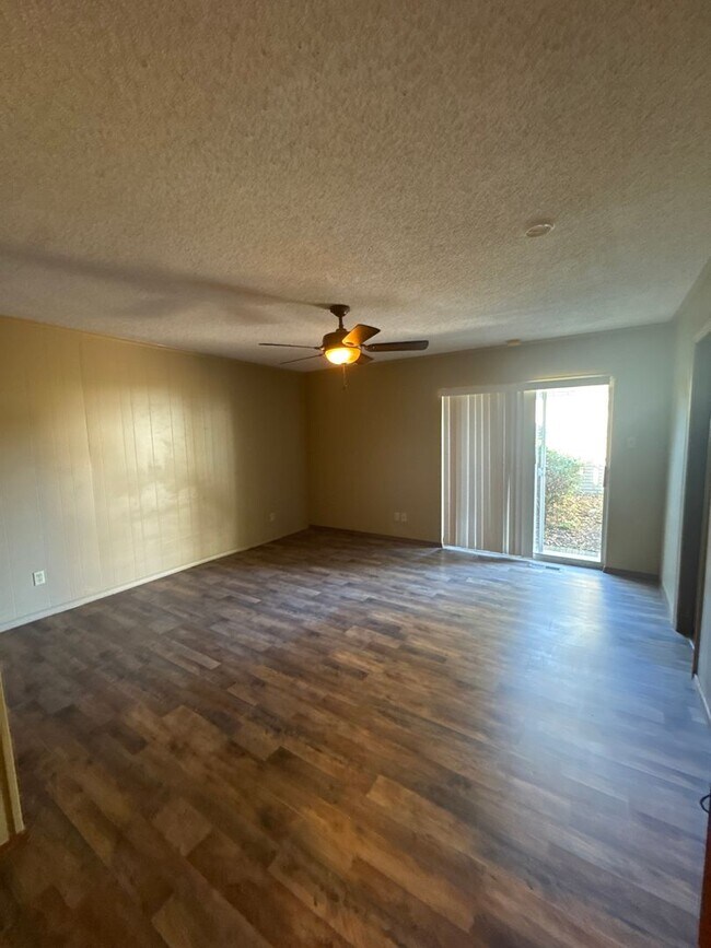 Building Photo - WICKLOW DRIVE DUPLEX