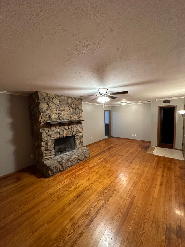 Building Photo - 332 Tullahoma Dr