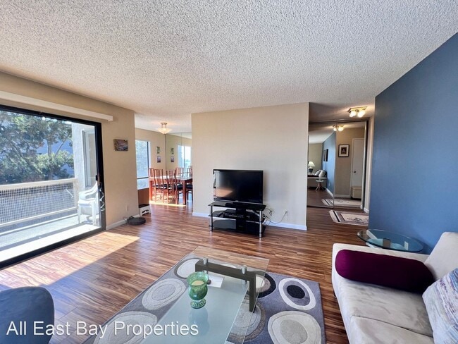 Foto del edificio - 1 br, 1 bath House - 2 Admiral Dr. #371