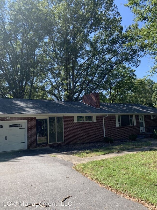 Foto del edificio - 3 br, 2 bath House - 3598 Milhaven Road