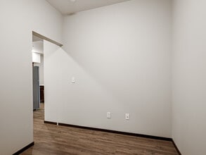 Building Photo - The Lux