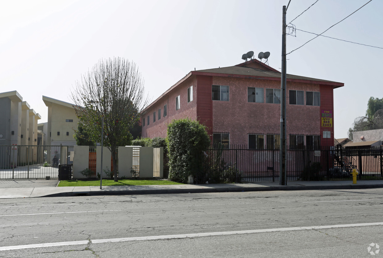 Building Photo - Step Out Apartments