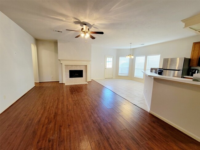 Foto del edificio - 812 Featherbrook Ct