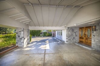 Building Photo - 1390 Holt Ave