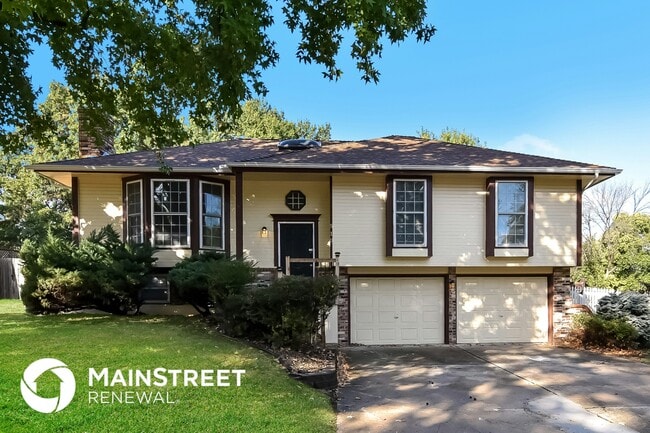 Building Photo - 510 SE Timbercreek Ln