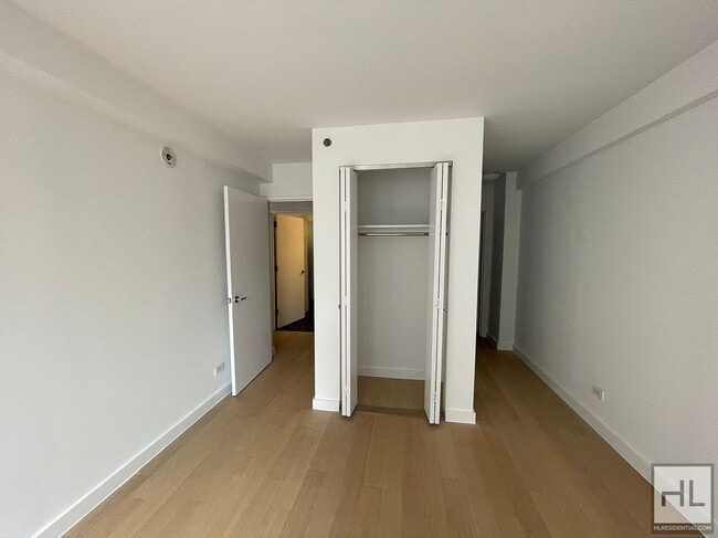 Building Photo - East 39th Street
