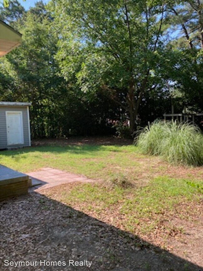 Building Photo - 3 br, 1 bath House - 1611 E Holly Street