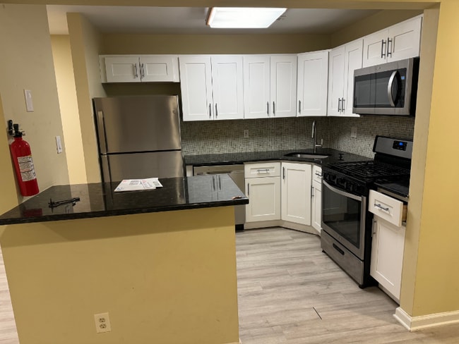 Foto del edificio - 2702A Sussex Ct