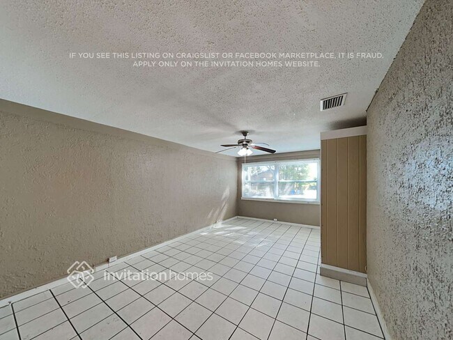 Foto del edificio - 8086 52nd Ln N