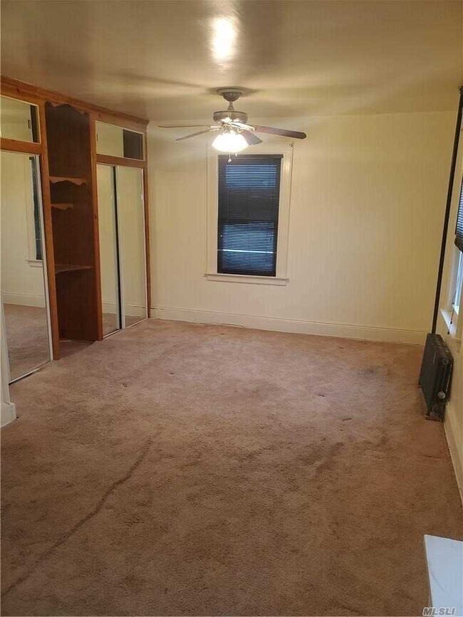 Foto del edificio - 220-03 99th Ave