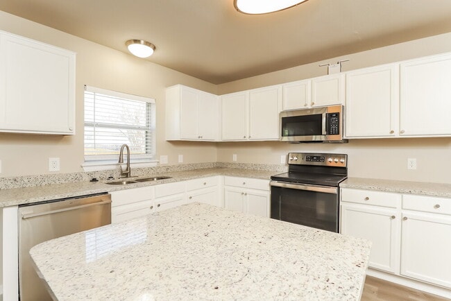 Building Photo - 9475 Mulberry Path