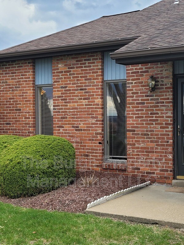 Primary Photo - 233 Greenwood Dr