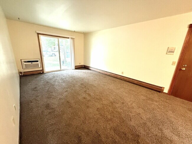 Foto del edificio - 2404 Independence Ln