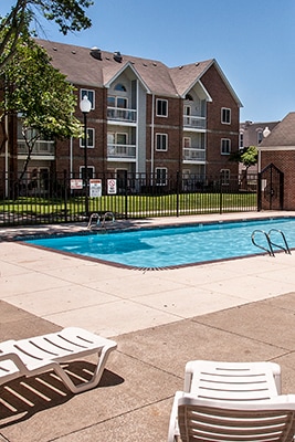 Building Photo - Drake Pointe