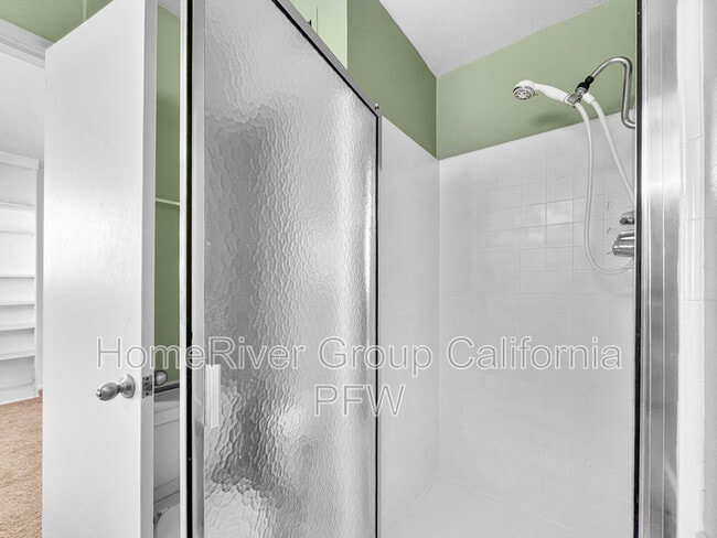 Foto del edificio - 5060 Sealane Way