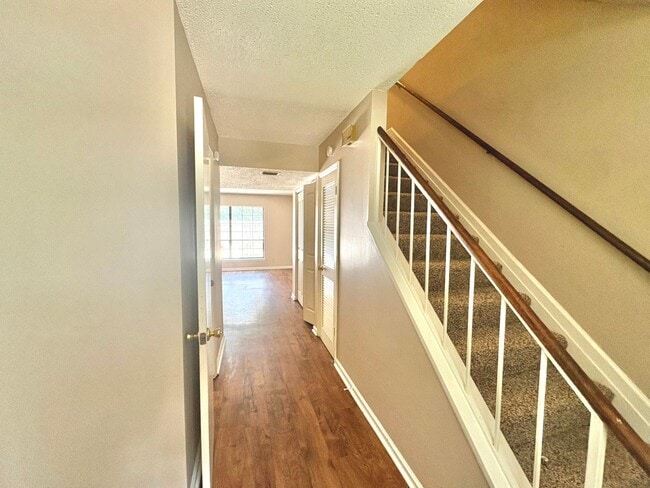 Building Photo - Delmar Dr. 2514/2516