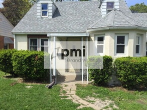 Building Photo - 328 E Kellar Ln