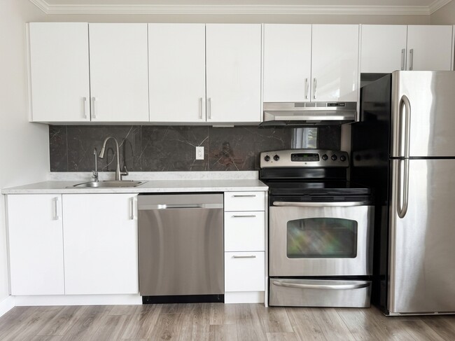 Building Photo - 92 Trethewey Dr
